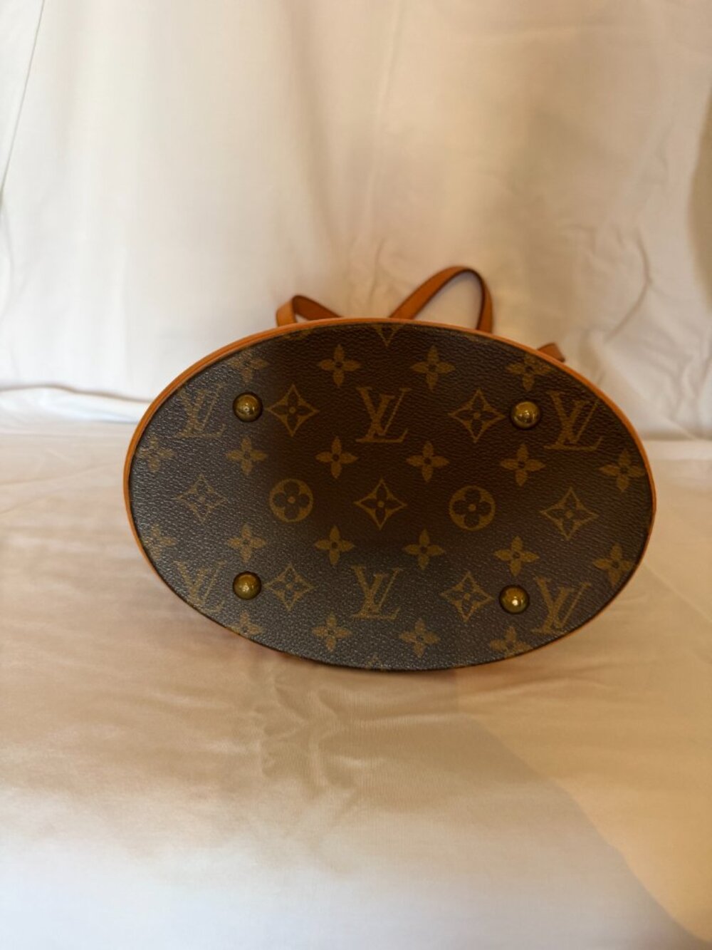Louis Vuitton Bucket Bag with Dust Bag - Picture 3 of 5